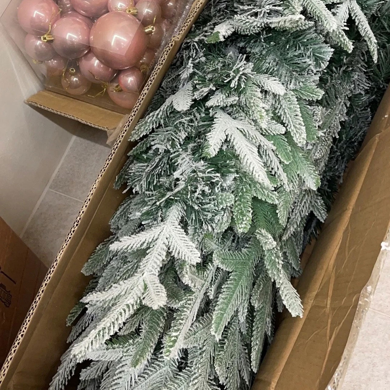 *CLEARANCE* Christmas Tree Artificial Xmas Pine Tree WITH SNOW 180cm