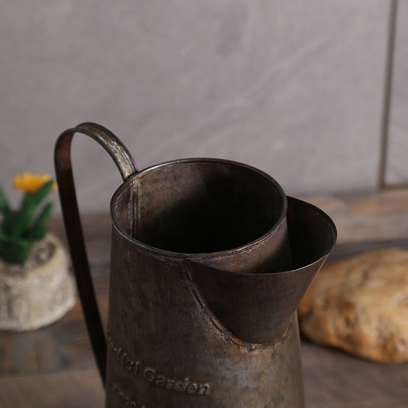 Retro Old Metal Teapot Flower Bucket