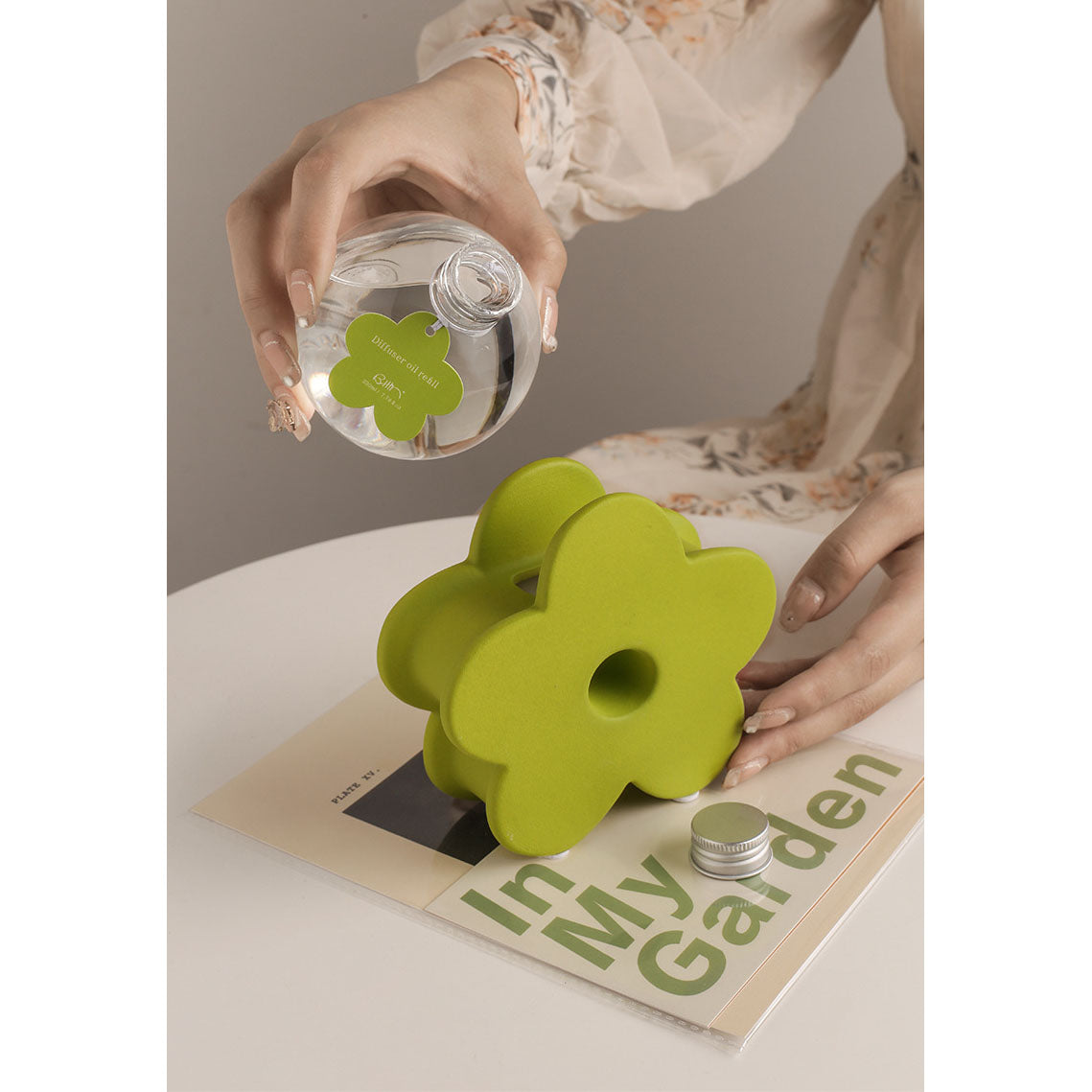 Morandi Flower Shape Aroma Diffuser with 230ml ESSENTIAL OIL